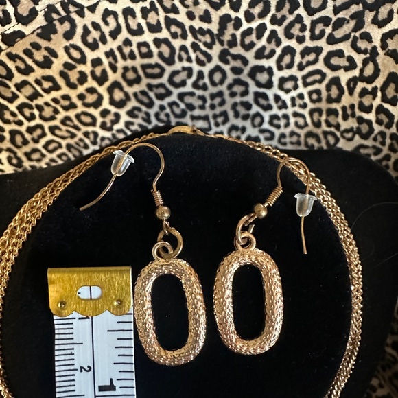 Gold Fashion Necklace w/Earrings - Picture 7 of 7